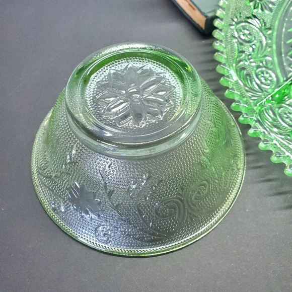 Vintage 4pc Divided Serving Plate and bowls - Picture 4 of 7